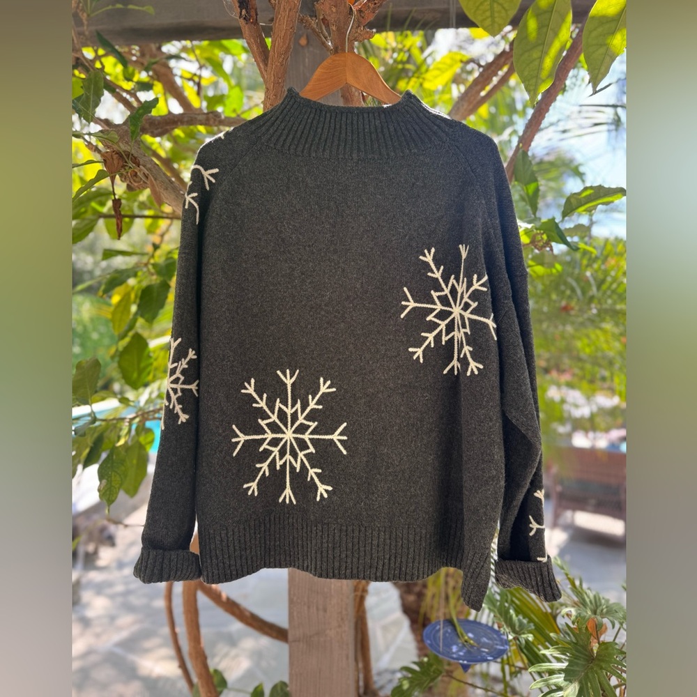 Sundance Charcoal Sweater with White Snowflakes